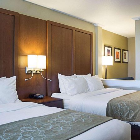 Comfort Suites Минот Экстерьер фото
