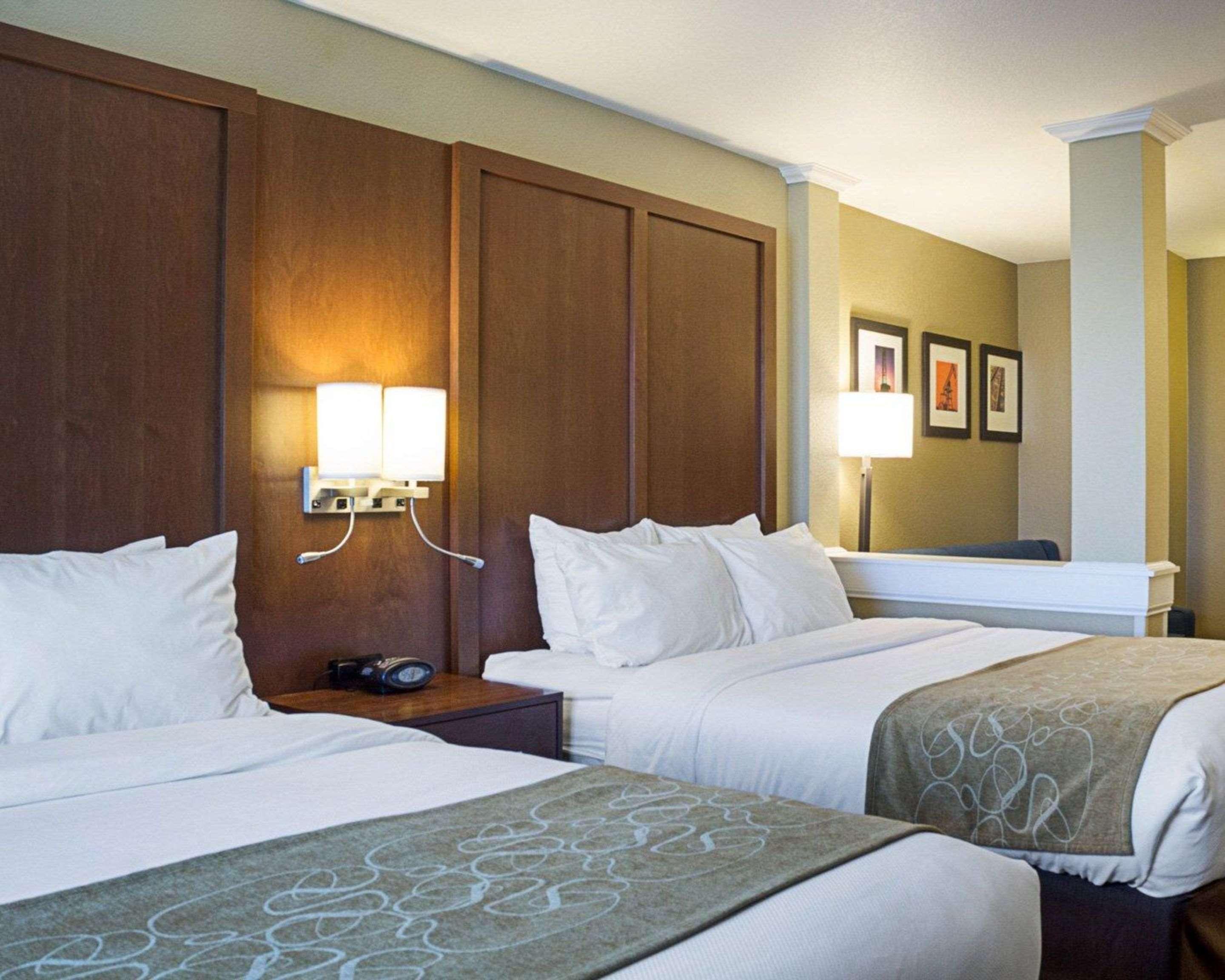 Comfort Suites Минот Экстерьер фото