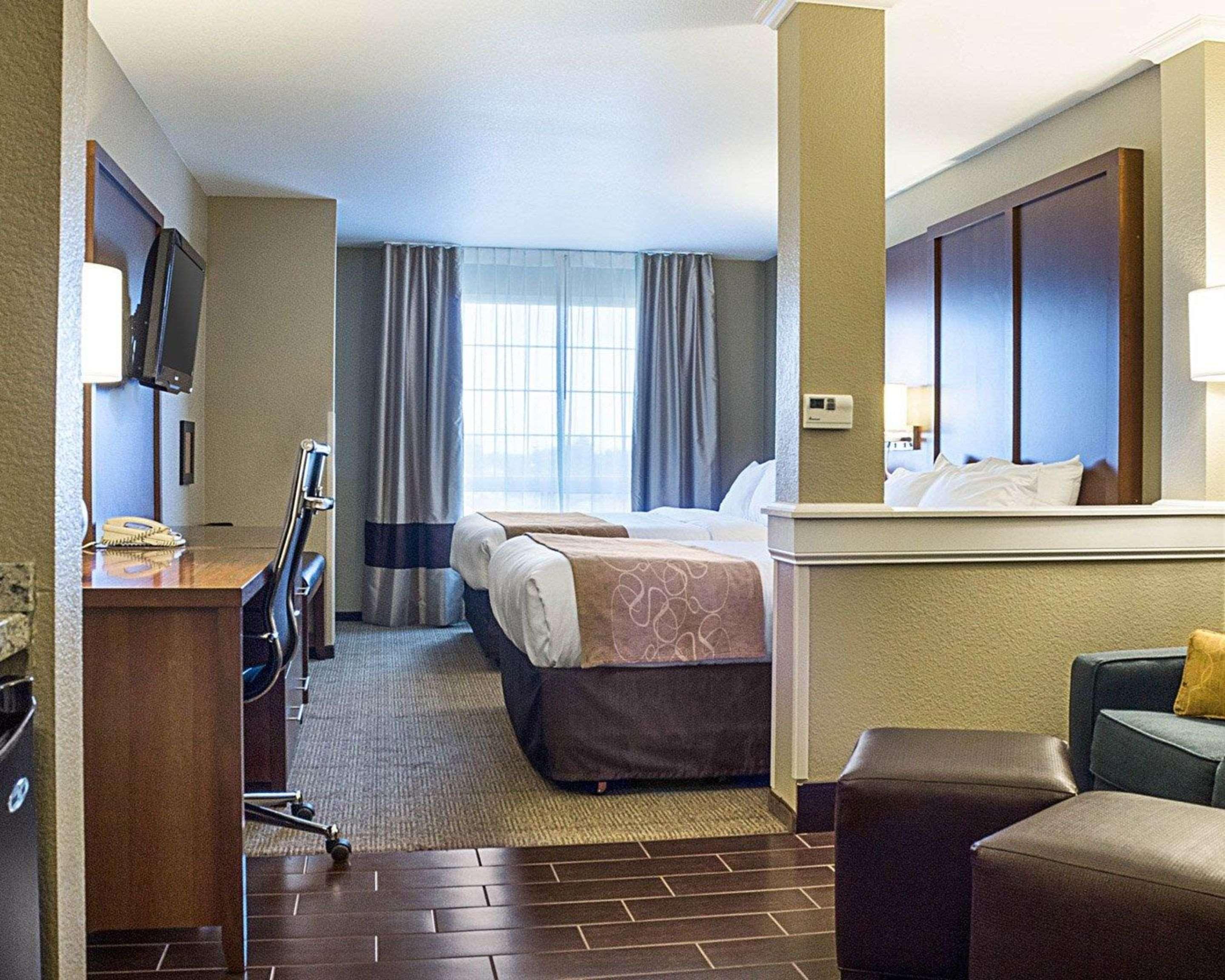 Comfort Suites Минот Экстерьер фото