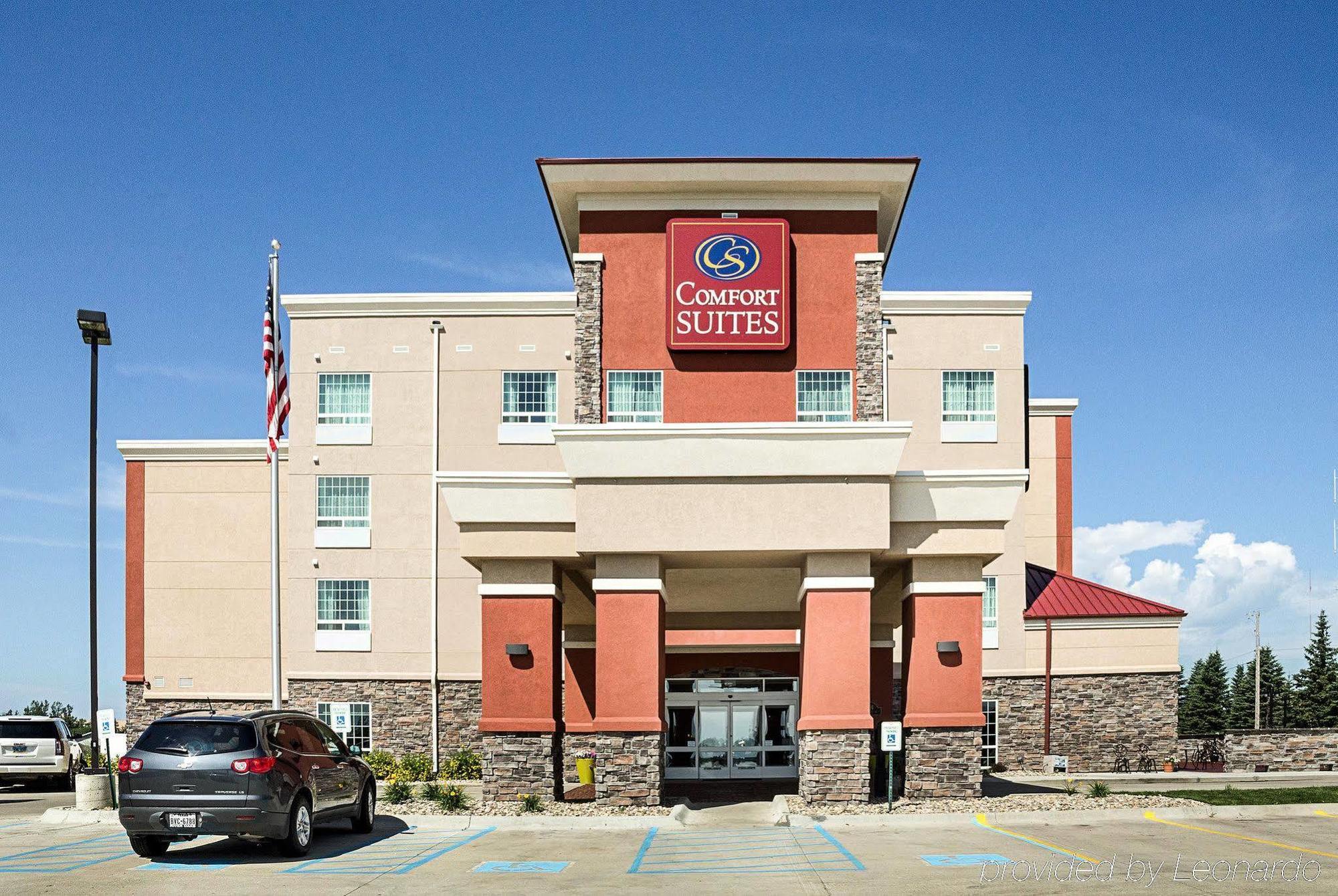 Comfort Suites Минот Экстерьер фото