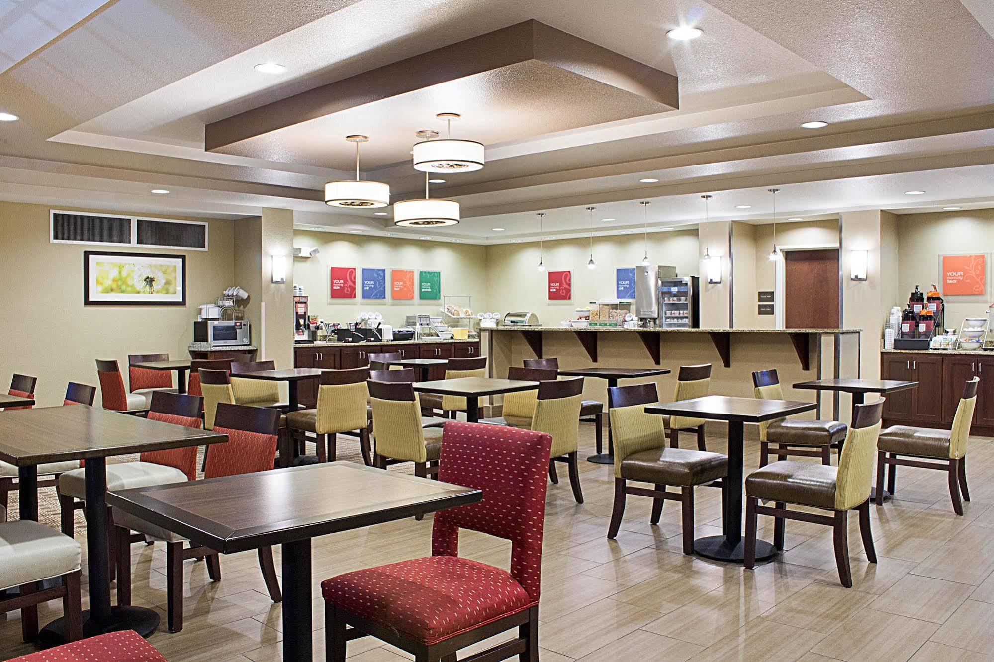 Comfort Suites Минот Экстерьер фото
