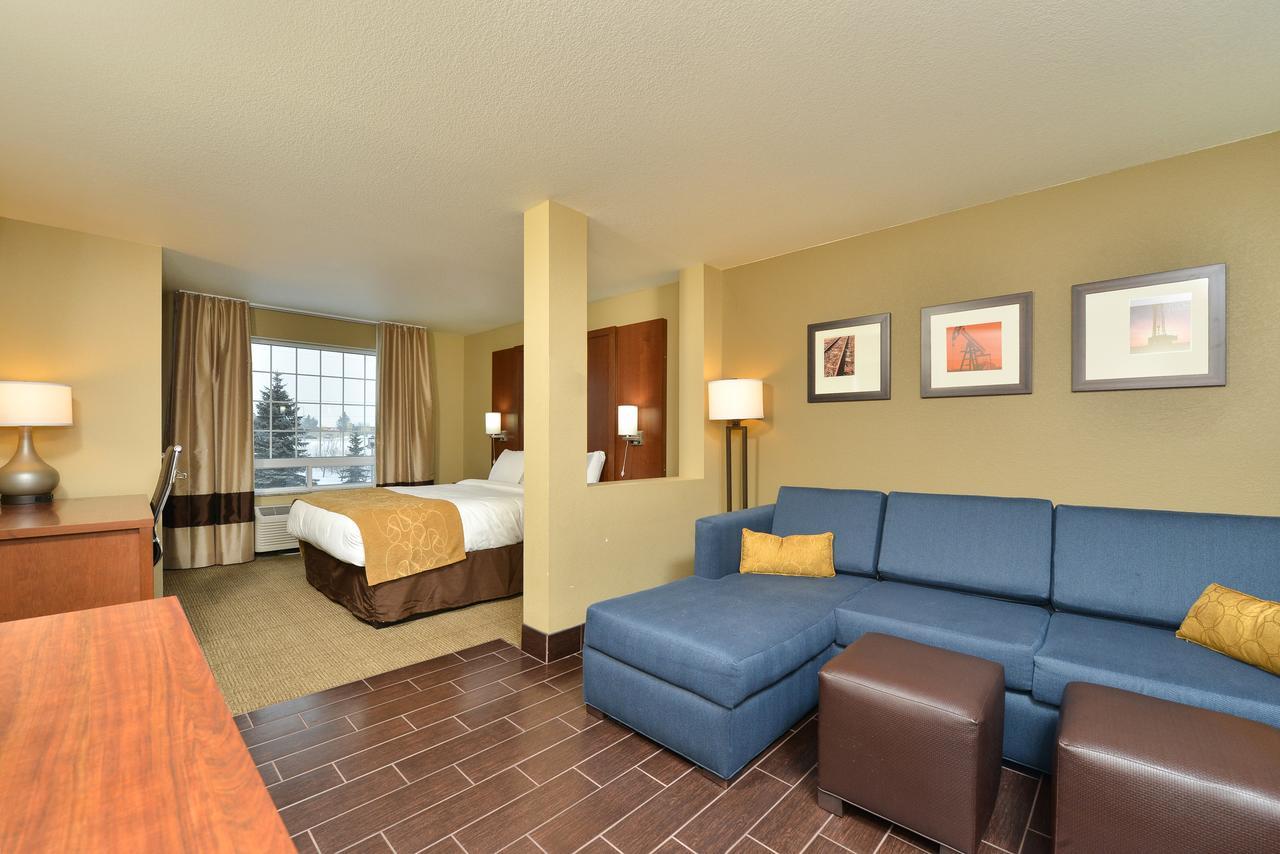 Comfort Suites Минот Экстерьер фото